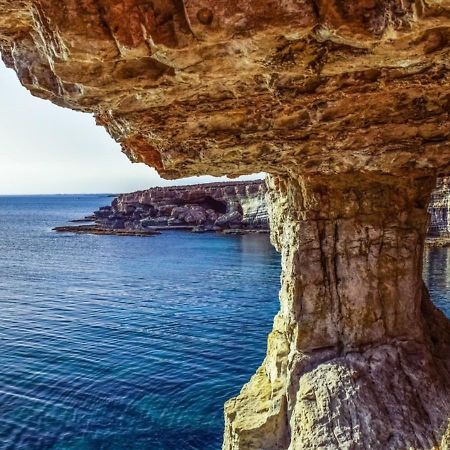 プロタラス Konnos Bay Gardensアパートホテル エクステリア 写真