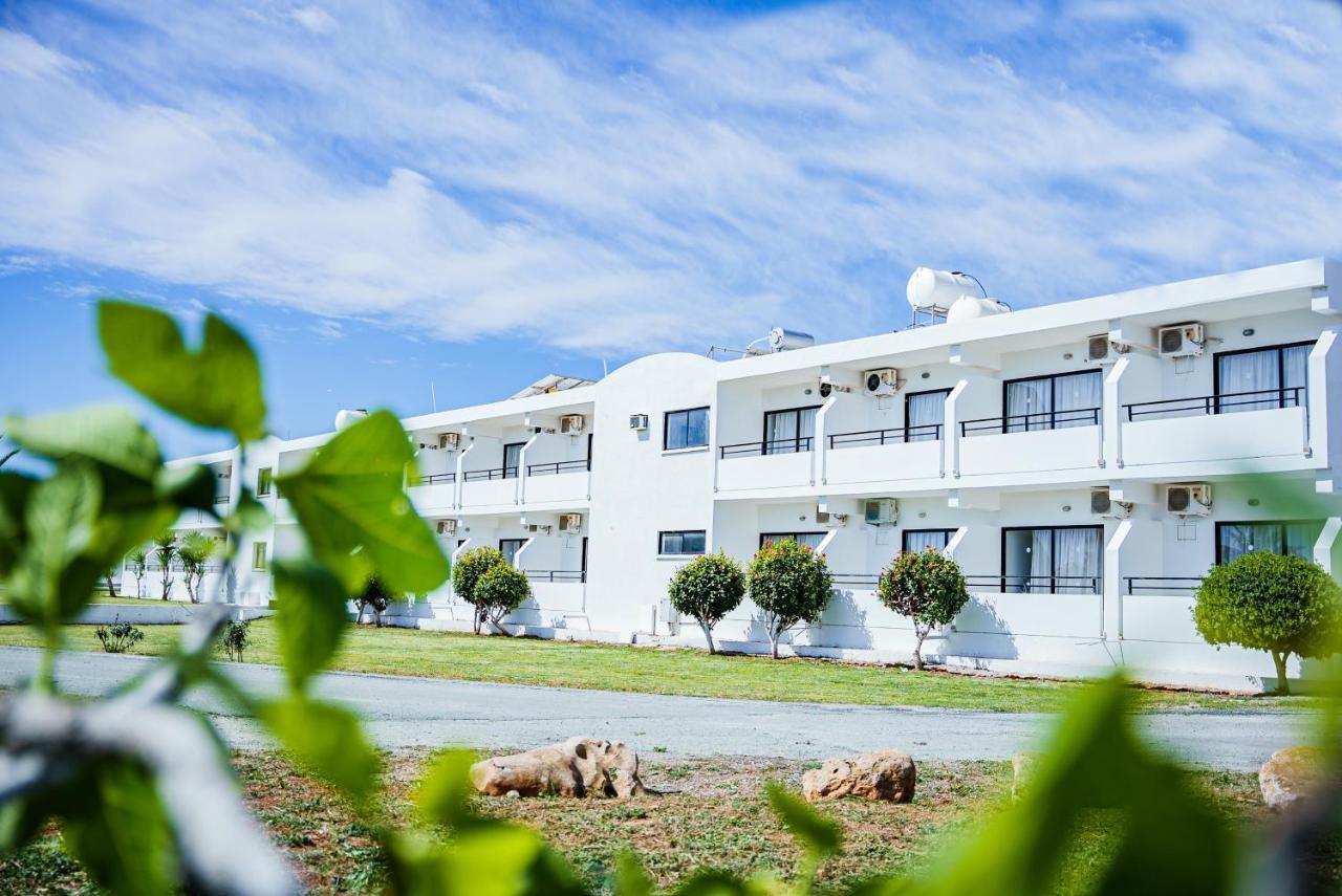 プロタラス Konnos Bay Gardensアパートホテル エクステリア 写真